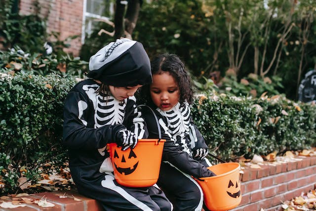 kids in halloween costumes
